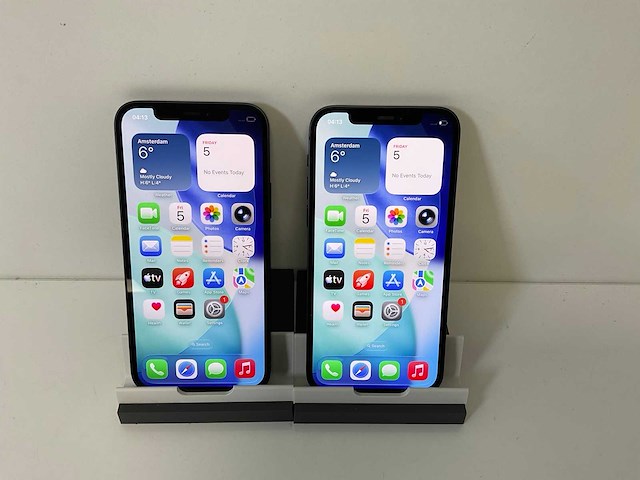 Apple iphone 12 - 128 gb - black (2x) - afbeelding 1 van  5