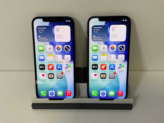 Apple iphone 12 - 128 gb - black (2x) - afbeelding 1 van  4