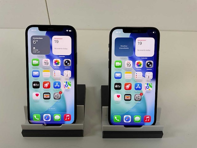 Apple iphone 12 - 128 gb - black (2x) - afbeelding 1 van  4