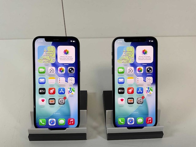 Apple iphone 12 - 128 gb - black (2x) - afbeelding 1 van  4