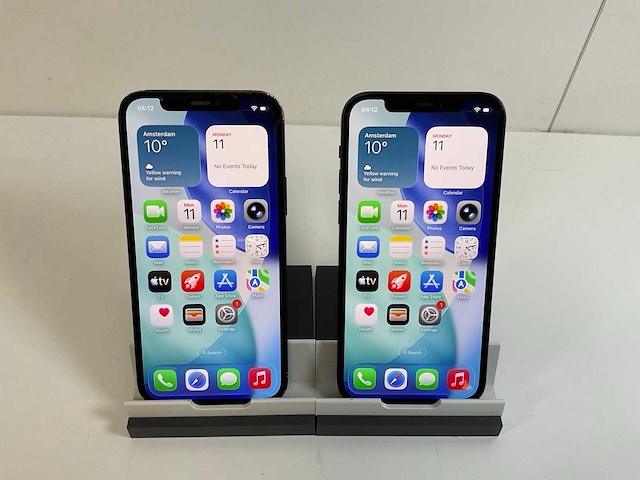Apple iphone 12 - 128 gb - black (2x) - afbeelding 1 van  5