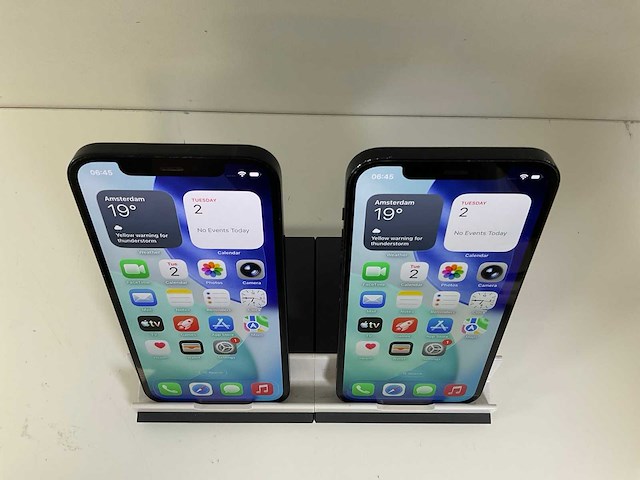 Apple iphone 12 - 128 gb - black (2x) - afbeelding 1 van  2