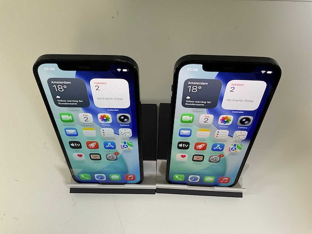Apple iphone 12 - 128 gb - black (2x) - afbeelding 1 van  1