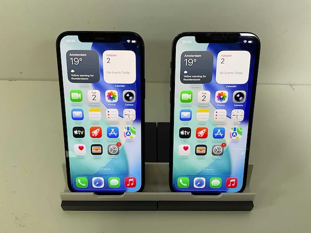 Apple iphone 12 - 128 gb - black (2x) - afbeelding 1 van  5