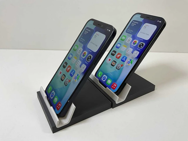 Apple iphone 12 - 256 gb - black (2x) - afbeelding 4 van  5