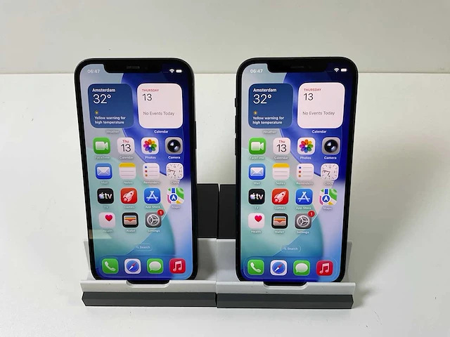 Apple iphone 12 - 256 gb - black (2x) - afbeelding 1 van  5