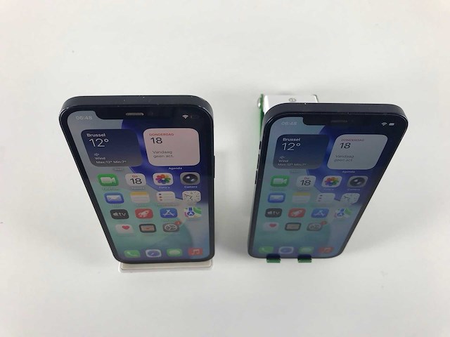 Apple iphone 12 - 64 & 128 gb - black (2x) - afbeelding 4 van  5