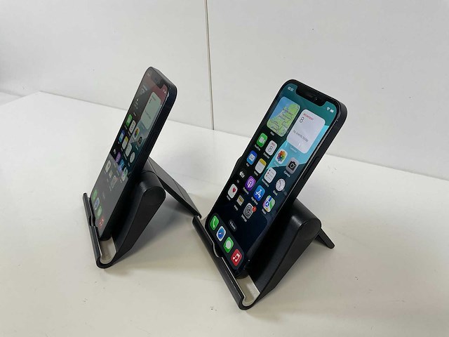 Apple iphone 12 - 64 gb - black (2x) - afbeelding 3 van  4