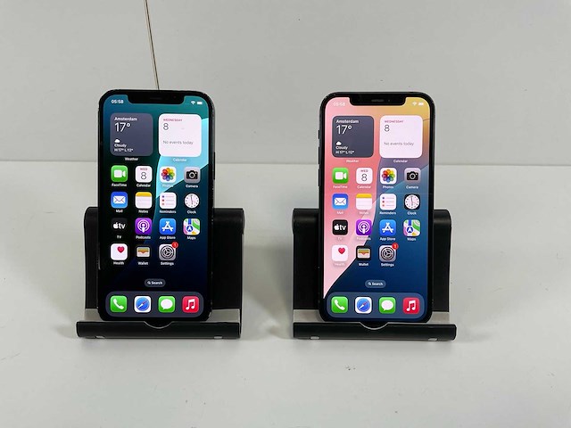 Apple iphone 12 - 64 gb - black (2x) - afbeelding 1 van  4