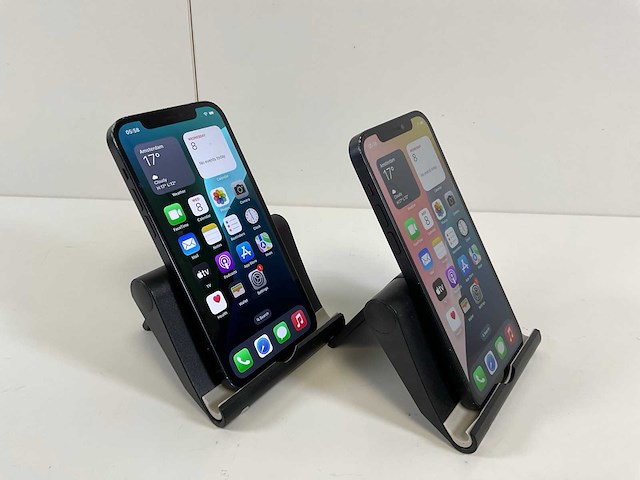 Apple iphone 12 - 64 gb - black (2x) - afbeelding 2 van  4