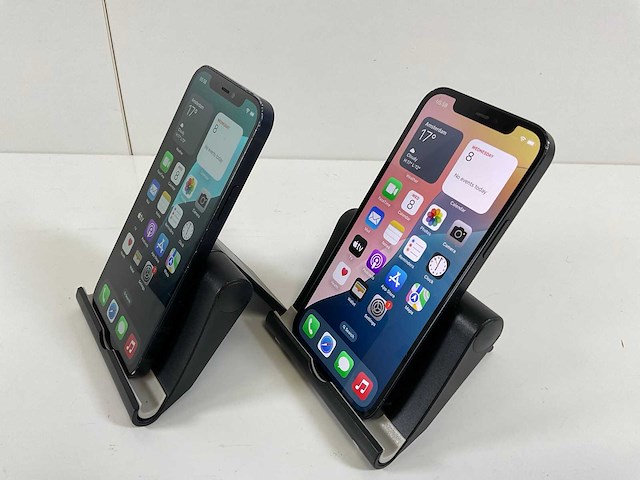 Apple iphone 12 - 64 gb - black (2x) - afbeelding 3 van  4