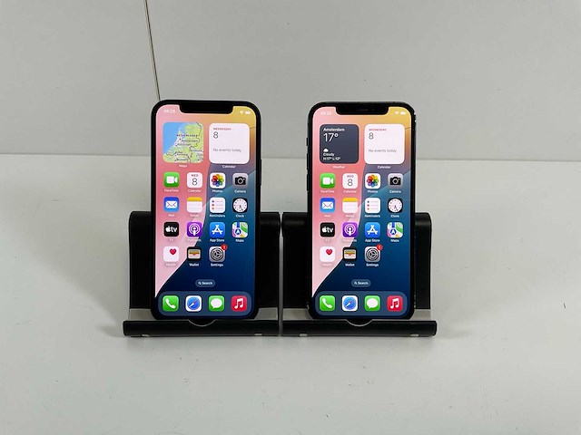 Apple iphone 12 - 64 gb - black (2x) - afbeelding 1 van  4