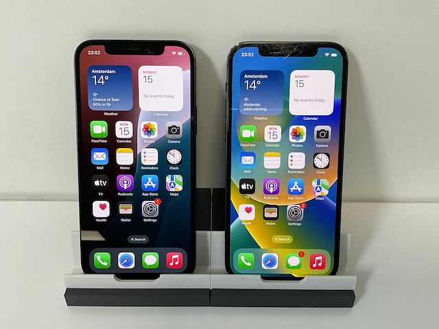 Apple iphone 12 - 64 gb - black (2x) - afbeelding 1 van  6