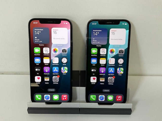 Apple iphone 12 - 64 gb - black (2x) - afbeelding 1 van  5