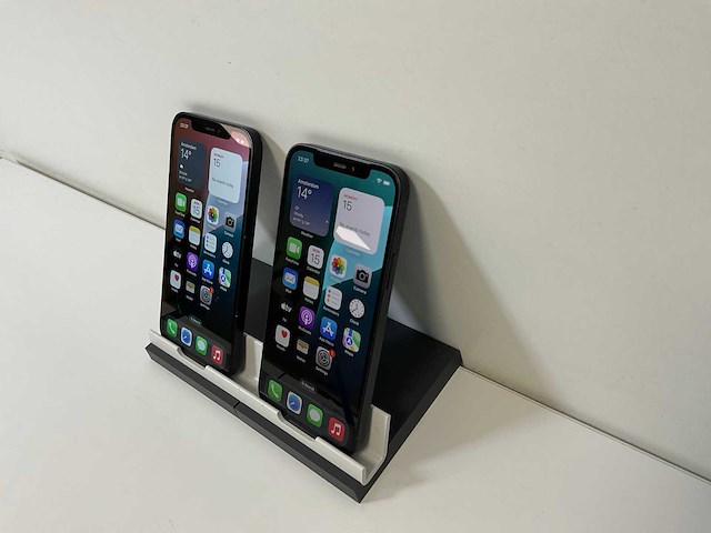 Apple iphone 12 - 64 gb - black (2x) - afbeelding 3 van  5