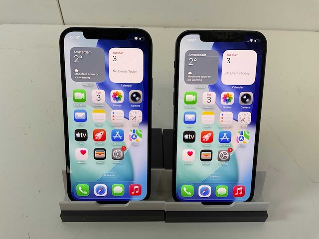 Apple iphone 12 - 64 gb - black (2x) - afbeelding 1 van  2