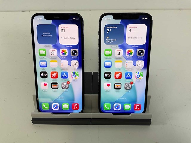 Apple iphone 12 - 64 gb - black (2x) - afbeelding 1 van  5