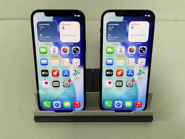 Apple iphone 12 - 64 gb - black (2x) - afbeelding 1 van  3