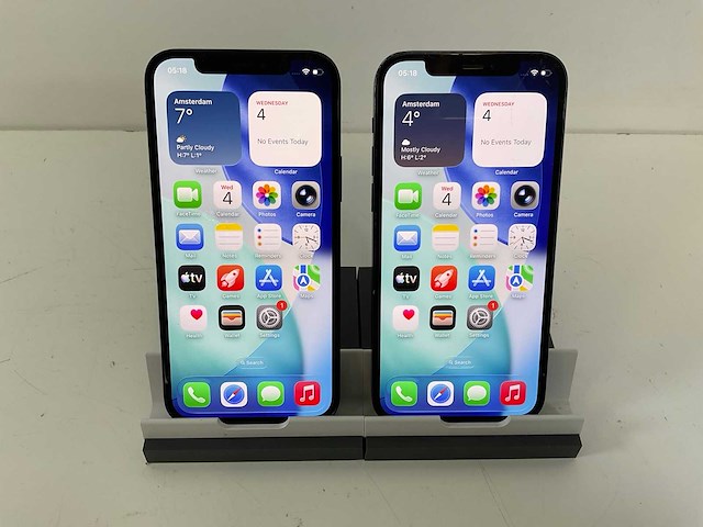 Apple iphone 12 - 64 gb - black (2x) - afbeelding 1 van  5