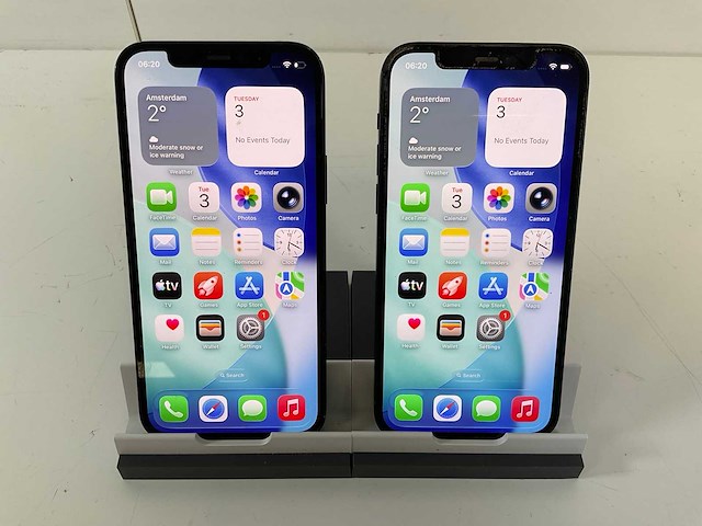 Apple iphone 12 - 64 gb - black (2x) - afbeelding 1 van  4