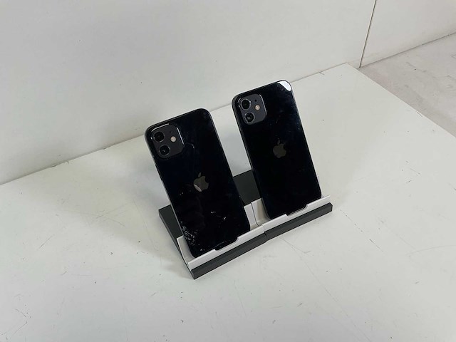 Apple iphone 12 - 64 gb - black (2x) - afbeelding 3 van  3