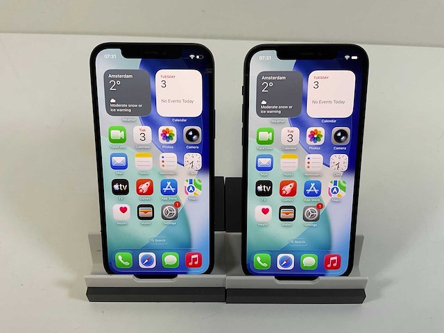 Apple iphone 12 - 64 gb - black (2x) - afbeelding 1 van  2