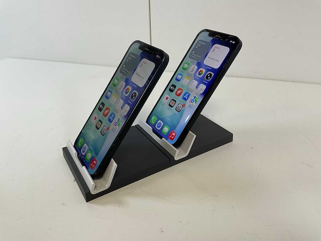 Apple iphone 12 - 64 gb - black (2x) - afbeelding 3 van  4