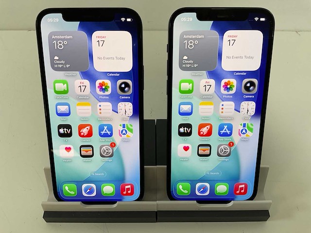 Apple iphone 12 - 64 gb - black (2x) - afbeelding 1 van  5