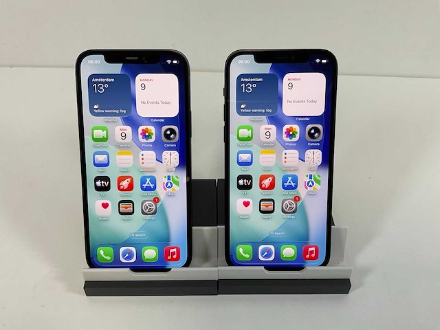Apple iphone 12 - 64 gb - black (2x) - afbeelding 1 van  5