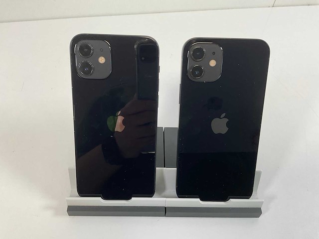 Apple iphone 12 - 64 gb - black (2x) - afbeelding 5 van  5