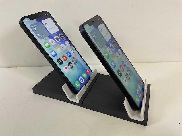 Apple iphone 12 - 64 gb - black (2x) - afbeelding 3 van  5