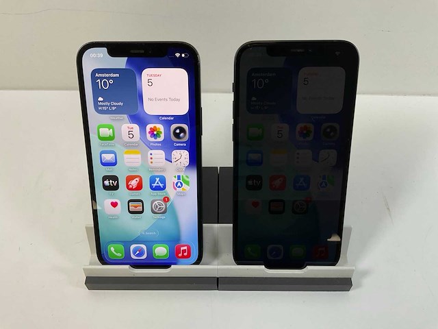 Apple iphone 12 - 64 gb - black (2x) - afbeelding 1 van  5