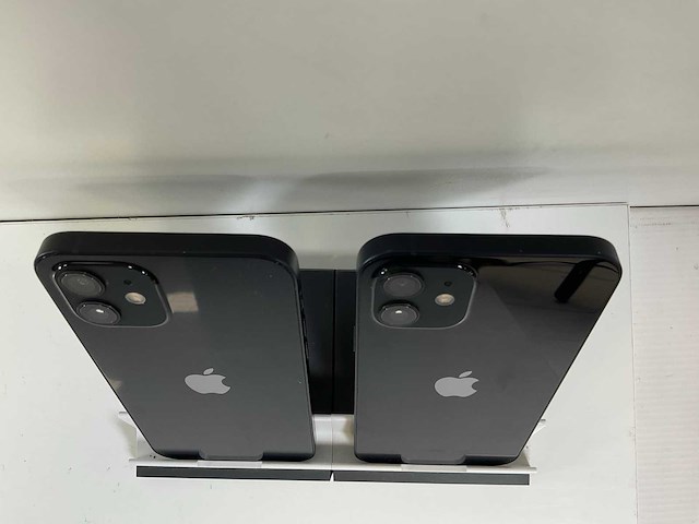 Apple iphone 12 - 64 gb - black (2x) - afbeelding 5 van  5