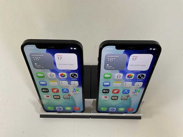 Apple iphone 12 - 64 gb - black (2x) - afbeelding 1 van  4