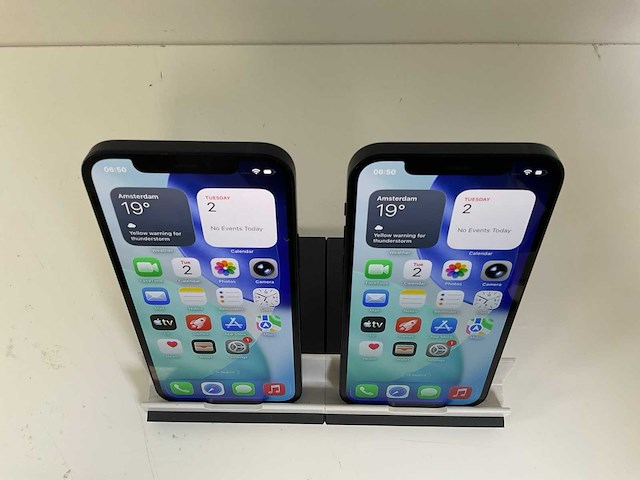 Apple iphone 12 - 64 gb - black (2x) - afbeelding 2 van  5