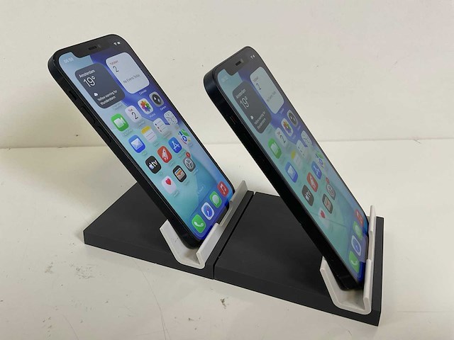 Apple iphone 12 - 64 gb - black (2x) - afbeelding 3 van  5