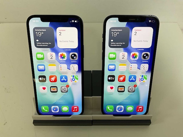 Apple iphone 12 - 64 gb - black (2x) - afbeelding 1 van  4