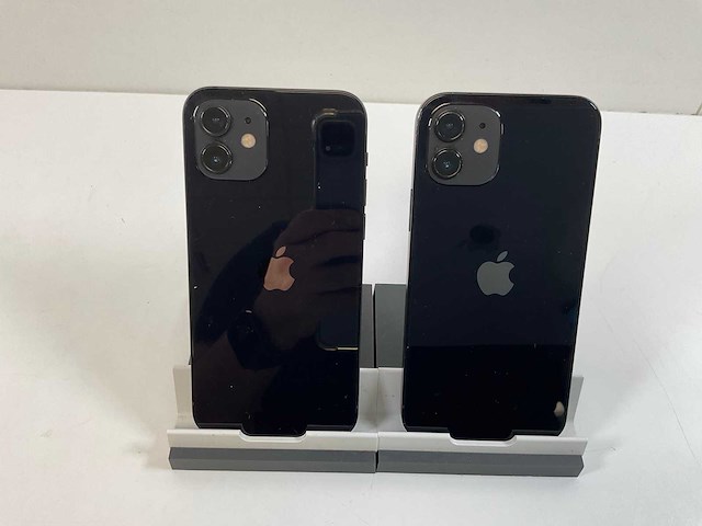 Apple iphone 12 - 64 gb - black (2x) - afbeelding 4 van  4