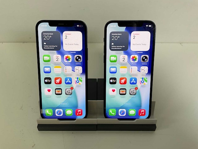 Apple iphone 12 - 64 gb - black (2x) - afbeelding 1 van  5