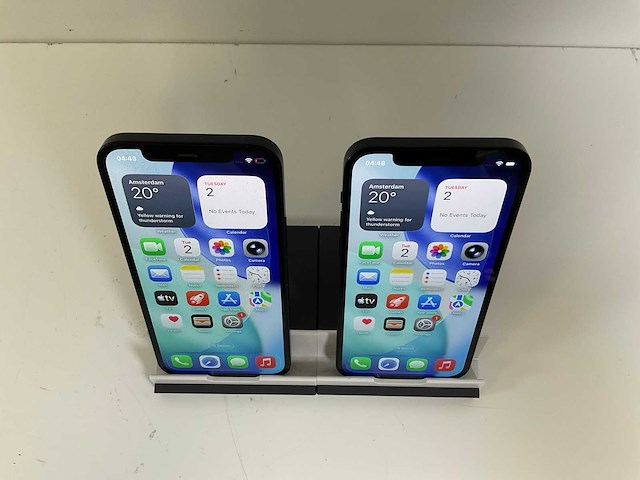 Apple iphone 12 - 64 gb - black (2x) - afbeelding 2 van  5
