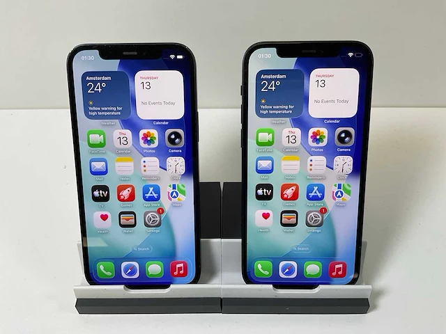 Apple iphone 12 - 64 gb - black (2x) - afbeelding 1 van  5