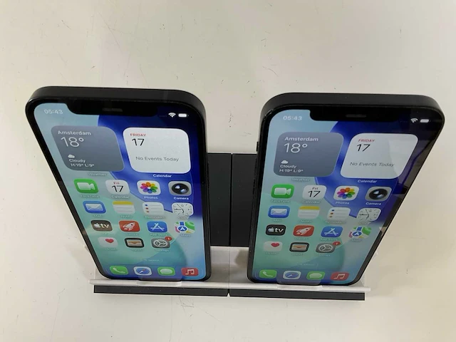 Apple iphone 12 - 64 gb - black (2x) - afbeelding 2 van  5