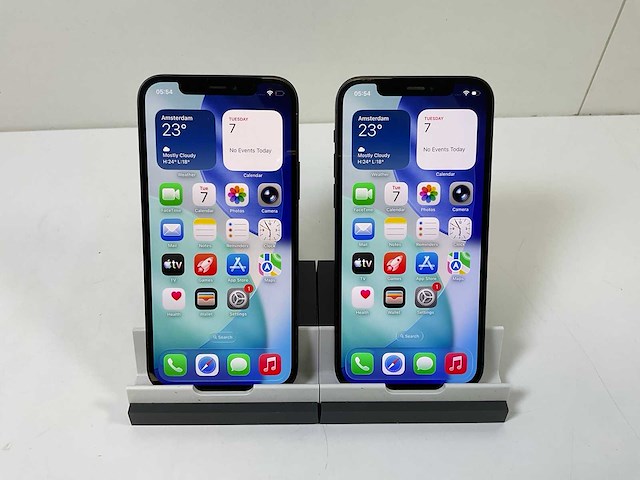 Apple iphone 12 - 64 gb / 128 gb - black (2x) - afbeelding 1 van  4