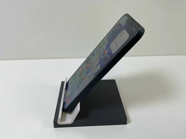 Apple iphone 13 - 128 gb - midnight - afbeelding 4 van  4