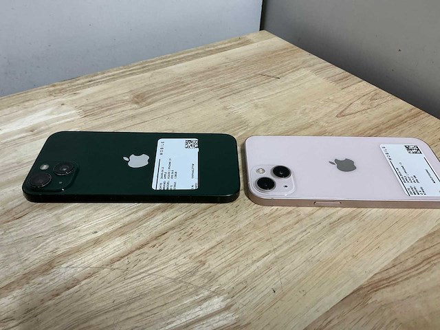 Apple iphone 13 a2633 en a2631 mobiele telefoon (2x) - afbeelding 7 van  9