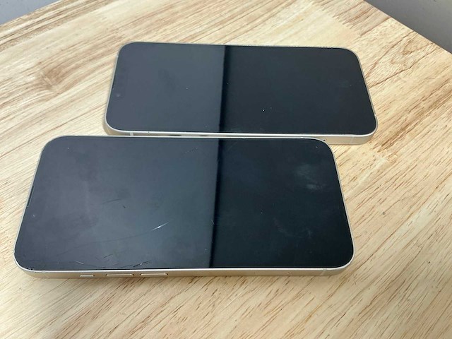 Apple iphone 13 a2633 mobiele telefoon (2x) - afbeelding 6 van  6