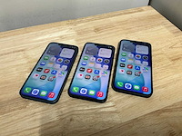 Apple iphone 13 a2633 mobiele telefoon (3x) - afbeelding 1 van  2