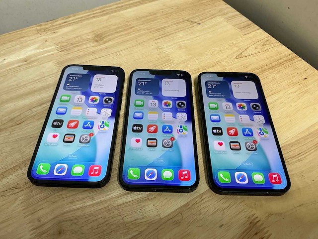 Apple iphone 13 a2633 mobiele telefoon (3x) - afbeelding 1 van  9