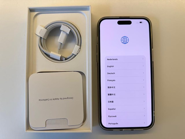 Apple iphone 14 pro max 256 gb space black. met doosje en laadkabel. achterzijde heeft schade. met hoesje. - afbeelding 2 van  7