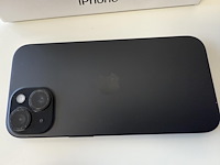 Apple iphone 15 128 gb black. met kabel zonder adapter - afbeelding 2 van  4
